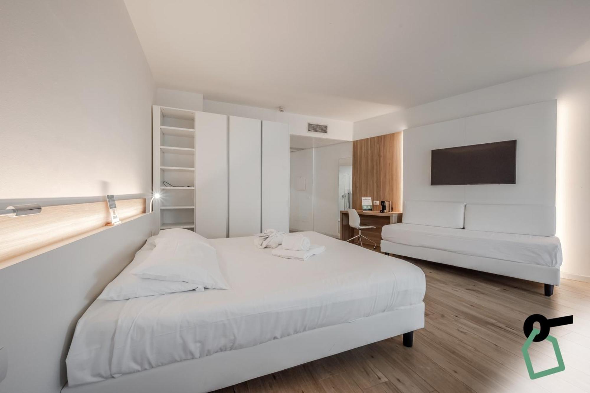 Hotiday Room Collection - Tirrenia Buitenkant foto