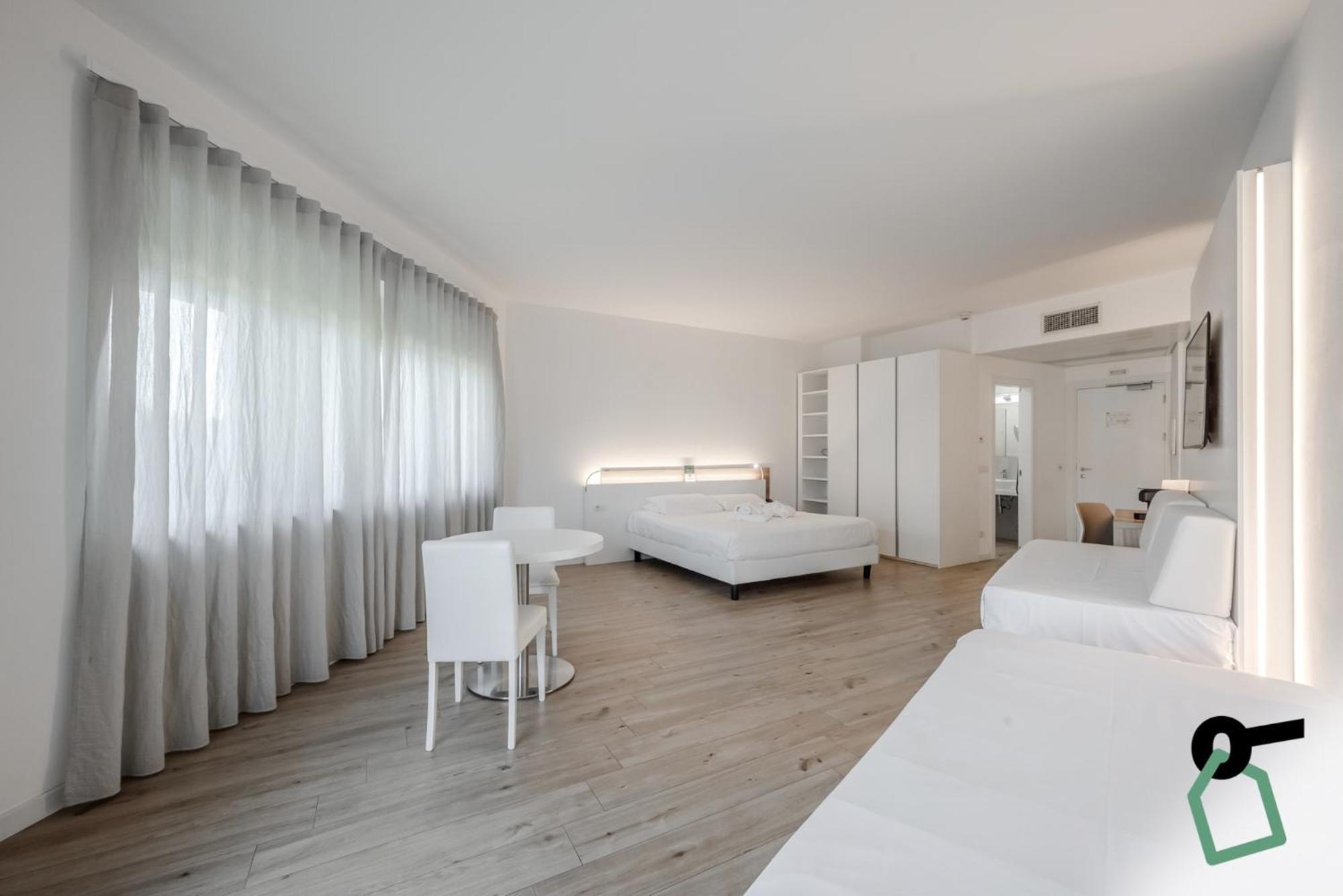 Hotiday Room Collection - Tirrenia Buitenkant foto