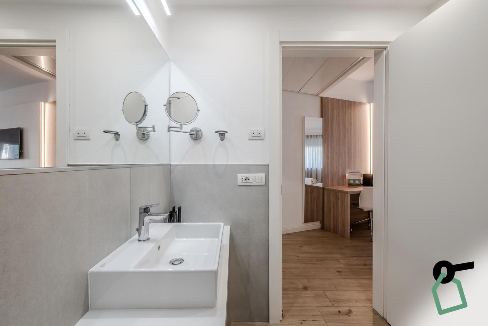 Hotiday Room Collection - Tirrenia Buitenkant foto